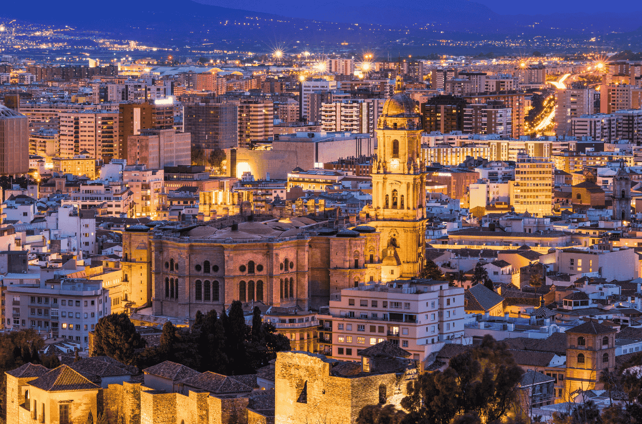 Catedral de Málaga por la noche